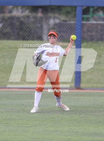 Thumbnail 2 in Dinuba vs. Selma (CIF DIII Final) photogallery.