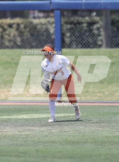 Thumbnail 1 in Dinuba vs. Selma (CIF DIII Final) photogallery.