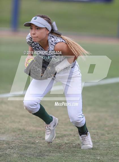 Thumbnail 3 in Dinuba vs. Selma (CIF DIII Final) photogallery.