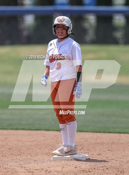 Thumbnail 2 in Dinuba vs. Selma (CIF DIII Final) photogallery.