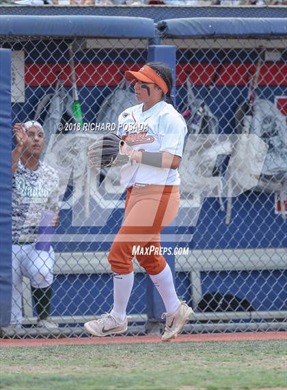 Thumbnail 2 in Dinuba vs. Selma (CIF DIII Final) photogallery.