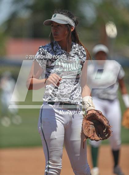 Thumbnail 2 in Dinuba vs. Selma (CIF DIII Final) photogallery.