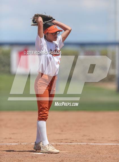 Thumbnail 3 in Dinuba vs. Selma (CIF DIII Final) photogallery.