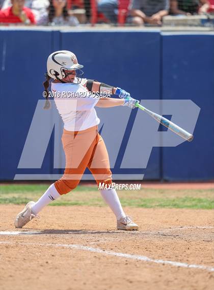 Thumbnail 3 in Dinuba vs. Selma (CIF DIII Final) photogallery.