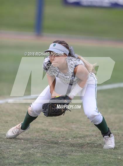 Thumbnail 2 in Dinuba vs. Selma (CIF DIII Final) photogallery.