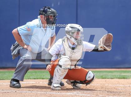 Thumbnail 3 in Dinuba vs. Selma (CIF DIII Final) photogallery.