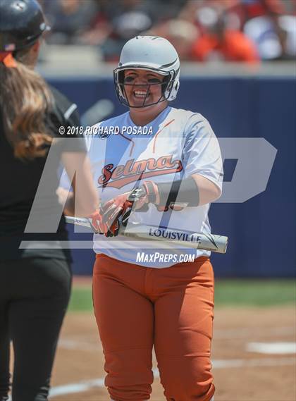 Thumbnail 3 in Dinuba vs. Selma (CIF DIII Final) photogallery.
