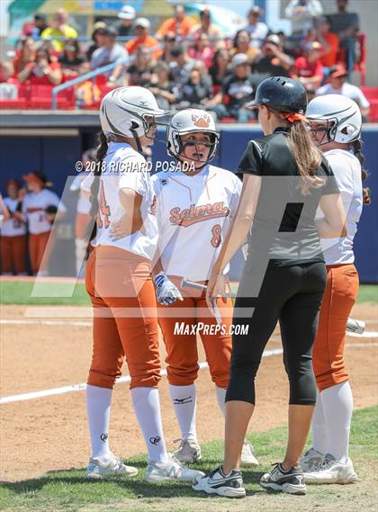Thumbnail 1 in Dinuba vs. Selma (CIF DIII Final) photogallery.