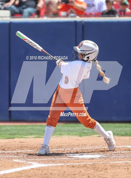 Thumbnail 3 in Dinuba vs. Selma (CIF DIII Final) photogallery.