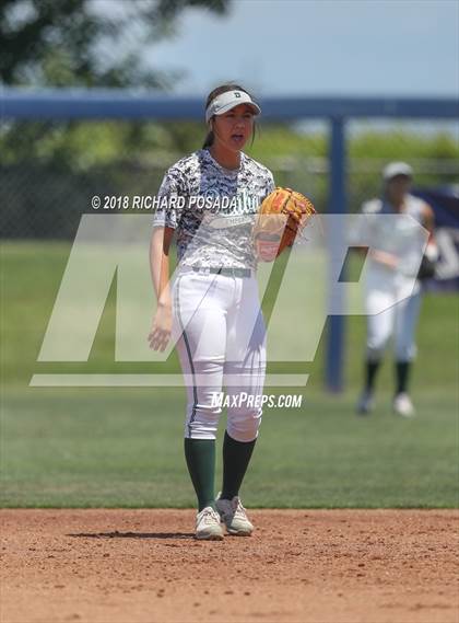 Thumbnail 2 in Dinuba vs. Selma (CIF DIII Final) photogallery.