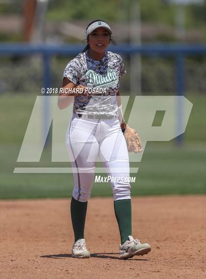 Thumbnail 1 in Dinuba vs. Selma (CIF DIII Final) photogallery.