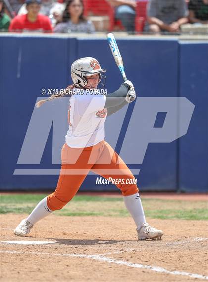 Thumbnail 3 in Dinuba vs. Selma (CIF DIII Final) photogallery.
