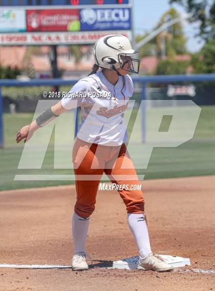 Thumbnail 3 in Dinuba vs. Selma (CIF DIII Final) photogallery.