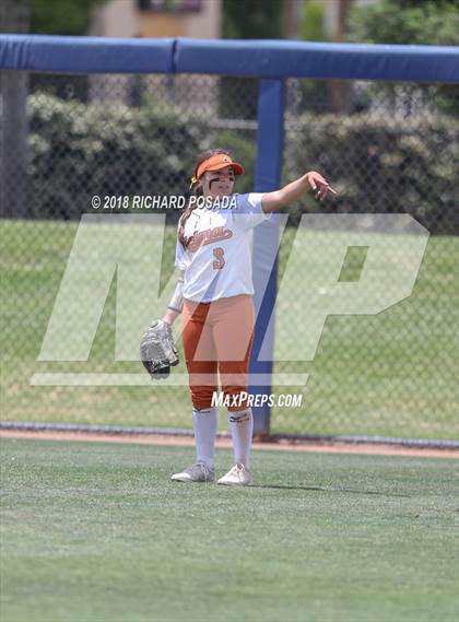 Thumbnail 2 in Dinuba vs. Selma (CIF DIII Final) photogallery.