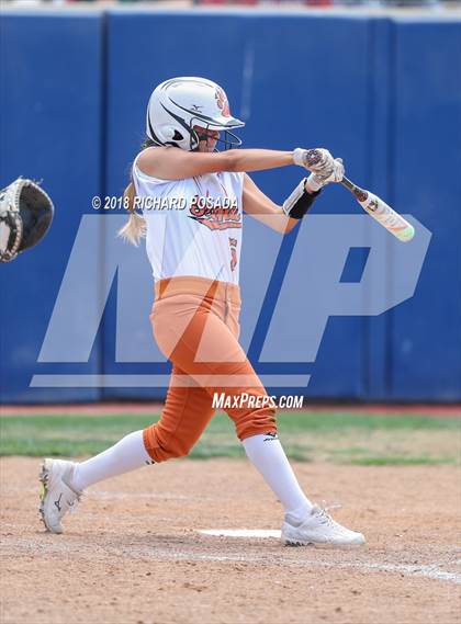 Thumbnail 1 in Dinuba vs. Selma (CIF DIII Final) photogallery.