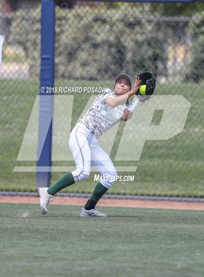 Thumbnail 1 in Dinuba vs. Selma (CIF DIII Final) photogallery.