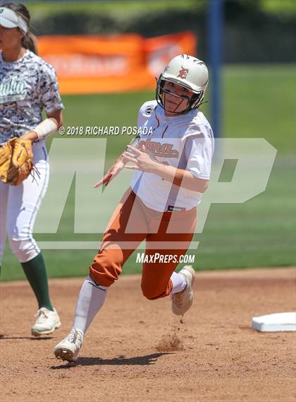 Thumbnail 2 in Dinuba vs. Selma (CIF DIII Final) photogallery.