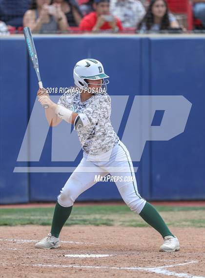 Thumbnail 2 in Dinuba vs. Selma (CIF DIII Final) photogallery.