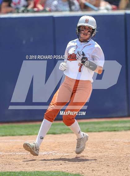 Thumbnail 1 in Dinuba vs. Selma (CIF DIII Final) photogallery.