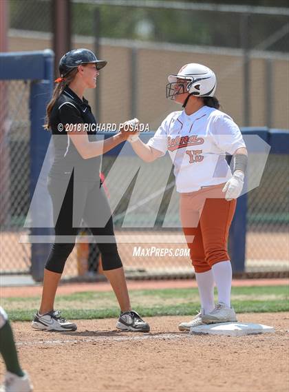 Thumbnail 2 in Dinuba vs. Selma (CIF DIII Final) photogallery.