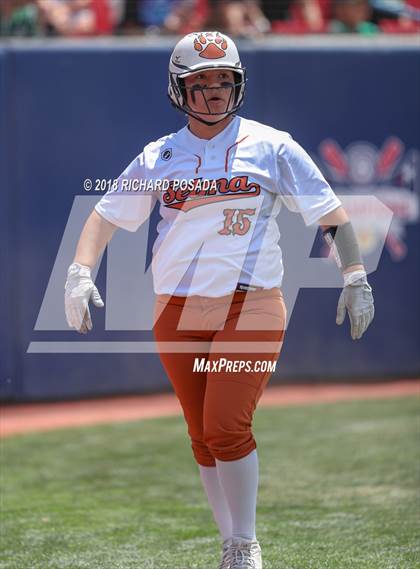 Thumbnail 2 in Dinuba vs. Selma (CIF DIII Final) photogallery.