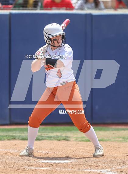 Thumbnail 2 in Dinuba vs. Selma (CIF DIII Final) photogallery.