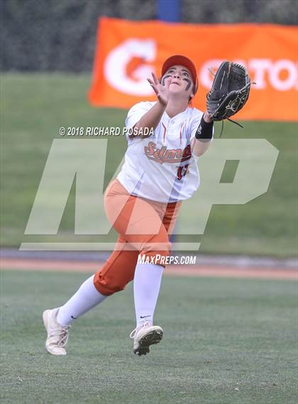 Thumbnail 2 in Dinuba vs. Selma (CIF DIII Final) photogallery.