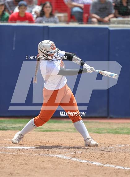 Thumbnail 3 in Dinuba vs. Selma (CIF DIII Final) photogallery.