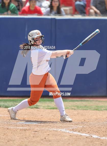 Thumbnail 3 in Dinuba vs. Selma (CIF DIII Final) photogallery.
