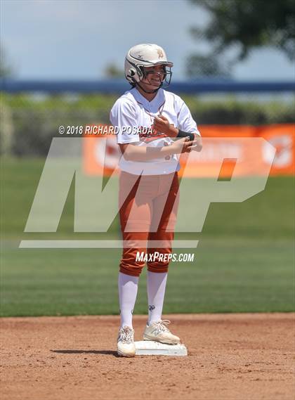 Thumbnail 2 in Dinuba vs. Selma (CIF DIII Final) photogallery.