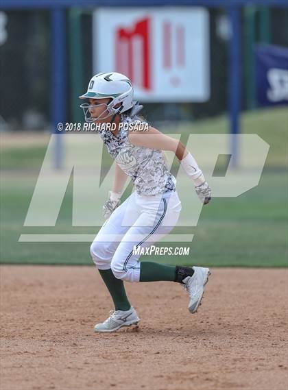 Thumbnail 2 in Dinuba vs. Selma (CIF DIII Final) photogallery.