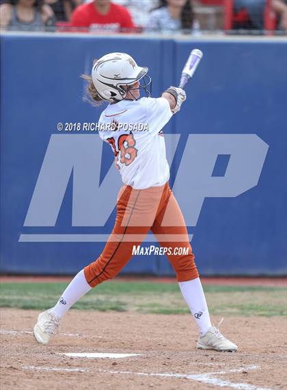 Thumbnail 1 in Dinuba vs. Selma (CIF DIII Final) photogallery.