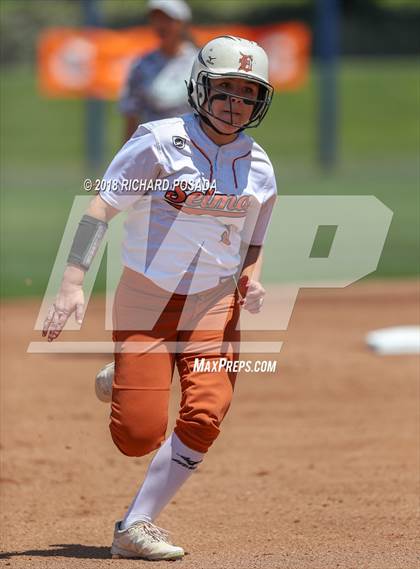 Thumbnail 3 in Dinuba vs. Selma (CIF DIII Final) photogallery.