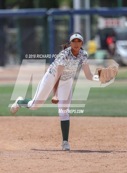 Thumbnail 2 in Dinuba vs. Selma (CIF DIII Final) photogallery.