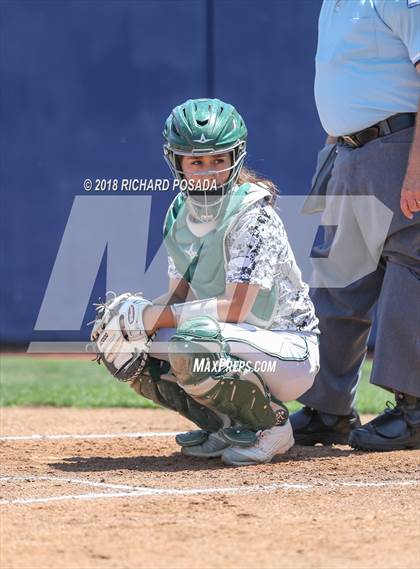 Thumbnail 2 in Dinuba vs. Selma (CIF DIII Final) photogallery.