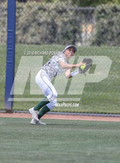 Thumbnail 2 in Dinuba vs. Selma (CIF DIII Final) photogallery.
