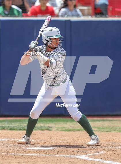 Thumbnail 1 in Dinuba vs. Selma (CIF DIII Final) photogallery.