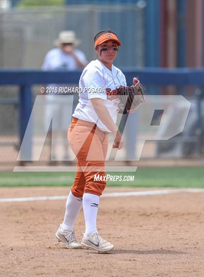 Thumbnail 1 in Dinuba vs. Selma (CIF DIII Final) photogallery.