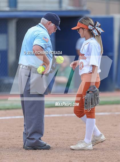 Thumbnail 3 in Dinuba vs. Selma (CIF DIII Final) photogallery.