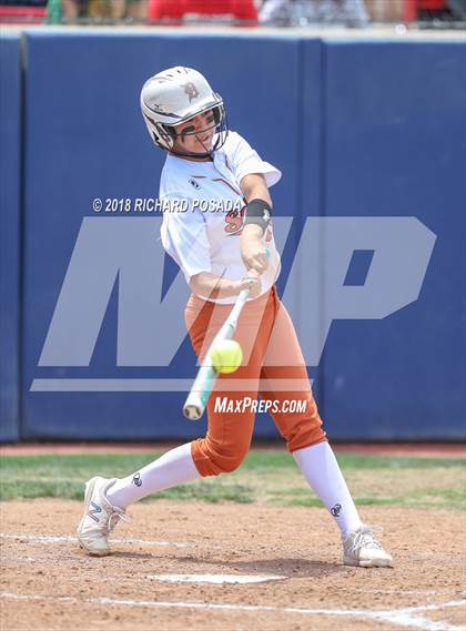 Thumbnail 1 in Dinuba vs. Selma (CIF DIII Final) photogallery.