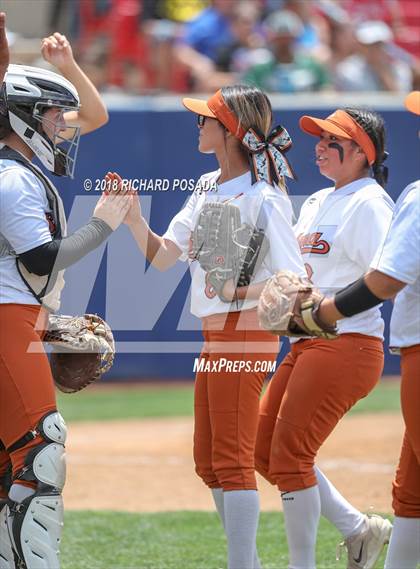 Thumbnail 3 in Dinuba vs. Selma (CIF DIII Final) photogallery.