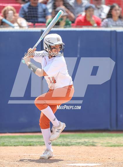 Thumbnail 2 in Dinuba vs. Selma (CIF DIII Final) photogallery.