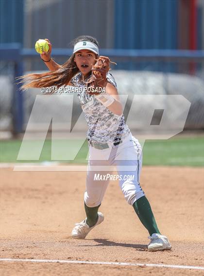 Thumbnail 3 in Dinuba vs. Selma (CIF DIII Final) photogallery.