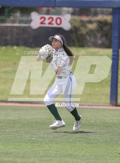 Thumbnail 2 in Dinuba vs. Selma (CIF DIII Final) photogallery.