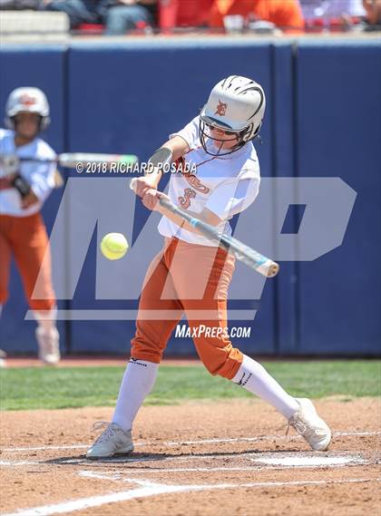 Thumbnail 3 in Dinuba vs. Selma (CIF DIII Final) photogallery.