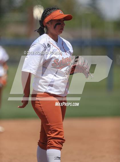 Thumbnail 2 in Dinuba vs. Selma (CIF DIII Final) photogallery.