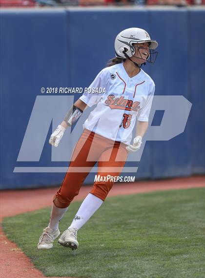 Thumbnail 3 in Dinuba vs. Selma (CIF DIII Final) photogallery.