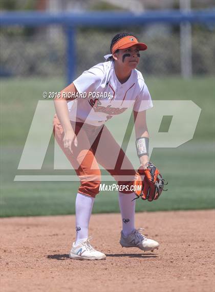 Thumbnail 3 in Dinuba vs. Selma (CIF DIII Final) photogallery.