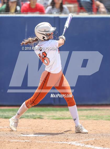 Thumbnail 2 in Dinuba vs. Selma (CIF DIII Final) photogallery.