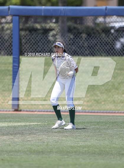 Thumbnail 3 in Dinuba vs. Selma (CIF DIII Final) photogallery.
